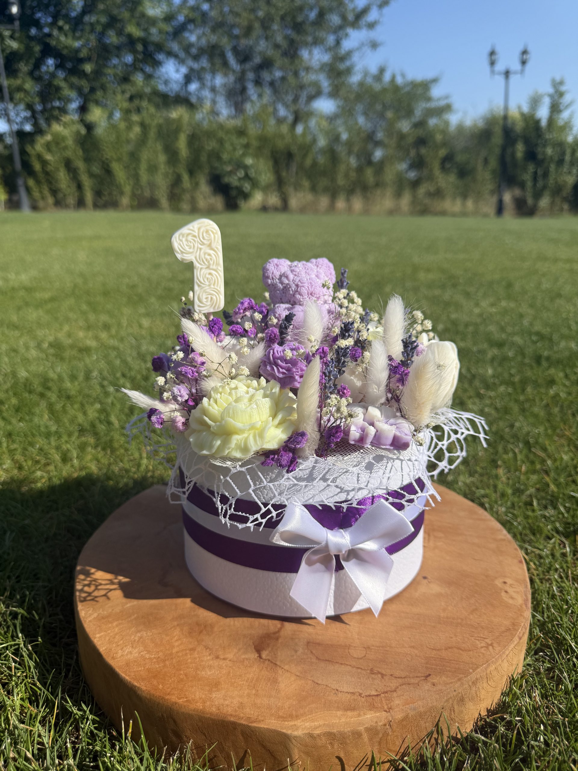 Букет От Соеви Свещи „Рожден Ден“ - Бяло, Жълто, Лилаво