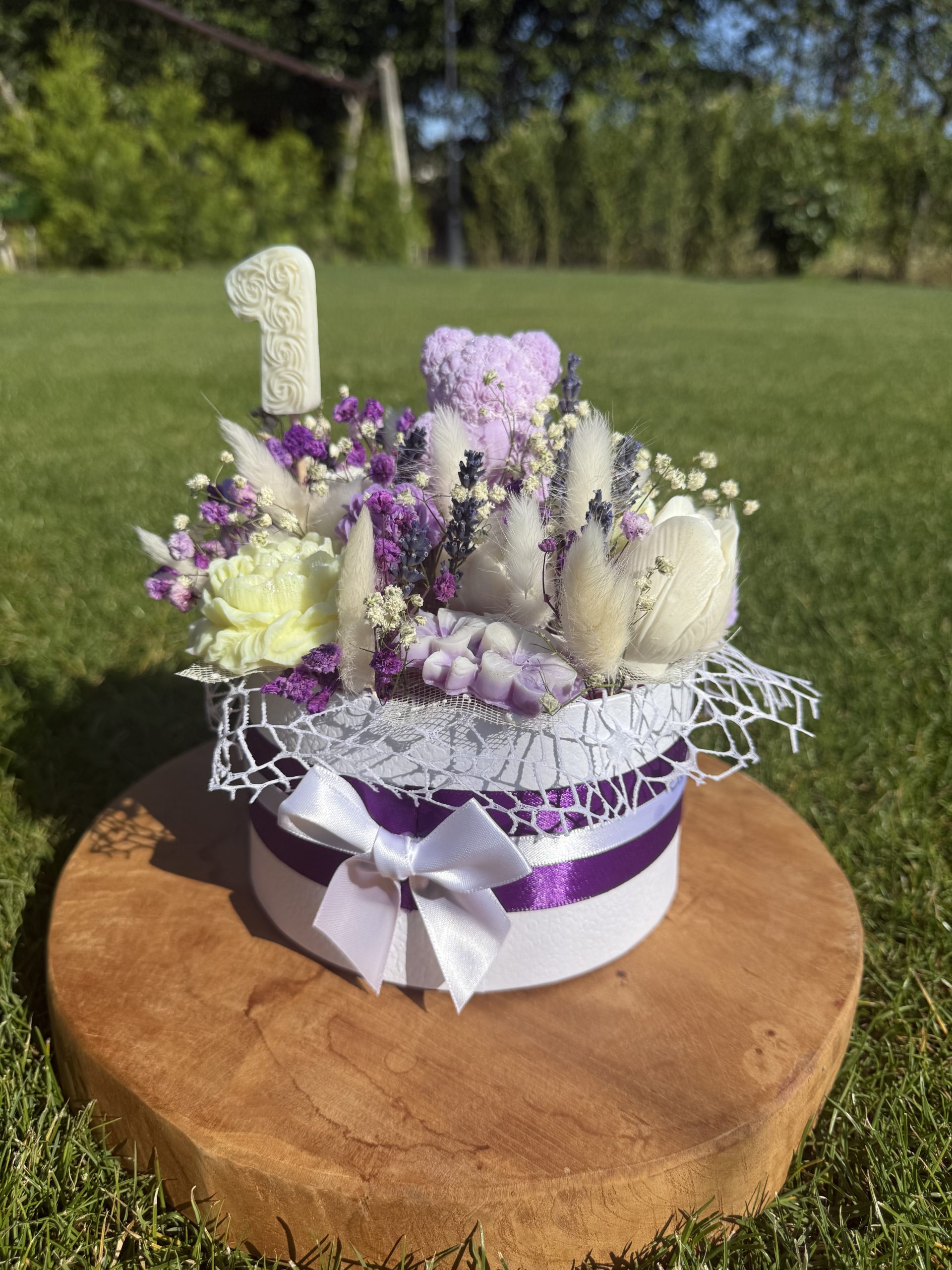 Букет От Соеви Свещи „Рожден Ден“ - Бяло, Жълто, Лилаво