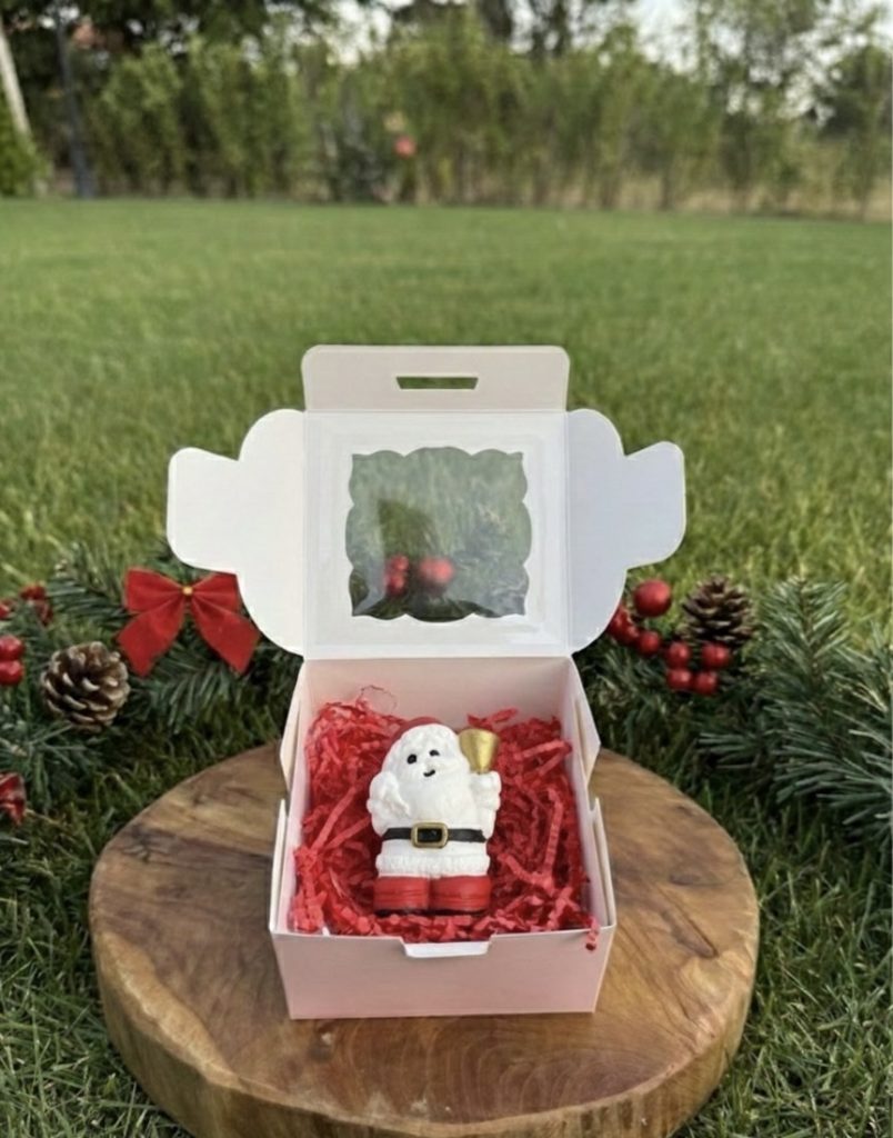 Луксозна Коледна Подаръчна Свещ- Дядо Коледа